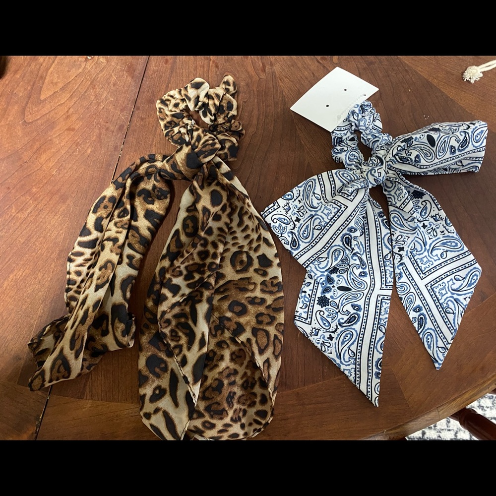 Bow scrunchies